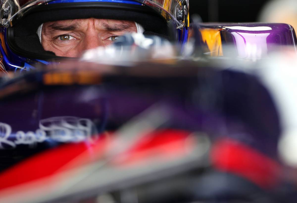 webber suzuka helmet