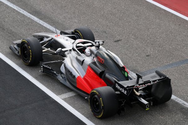 Közel 40 év után távozik Hinwilből az F1-es szakember