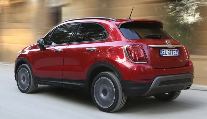 141110_Fiat_12_Fiat-500X-Cross