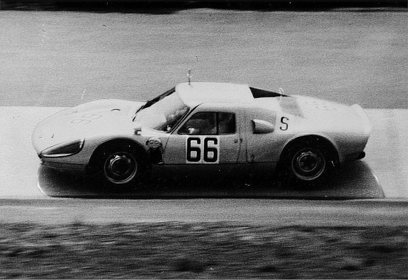 1024px-1966-06-03_Porsche_904_-_Kamerawagen_ZDF