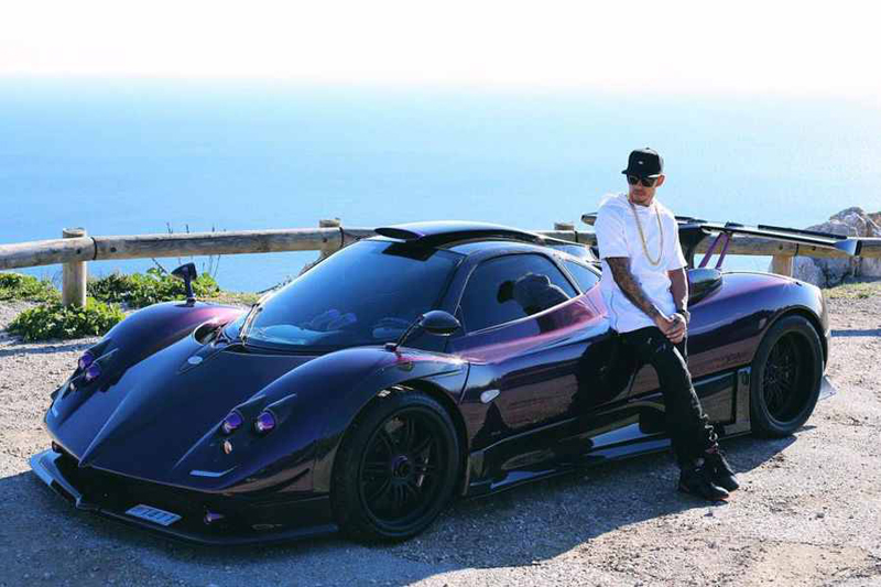 Lewis-Hamilton-Pagani-Zonda