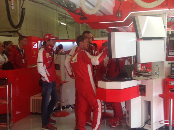live_vettel_megallt
