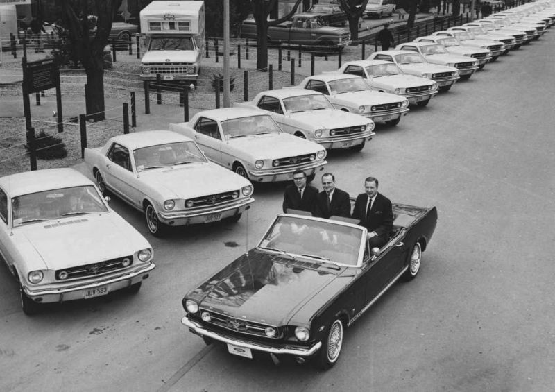 DonaldFrey Lee Iacocca, Henry FordII-Ford-Mustang-1965