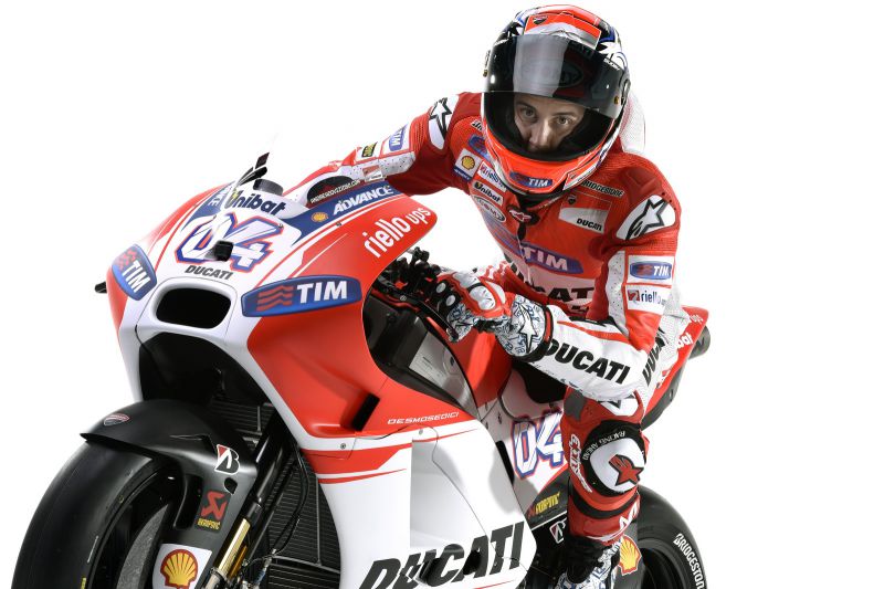 48-Ducati_MotGP_Team_2015_21_Dovizioso_resize