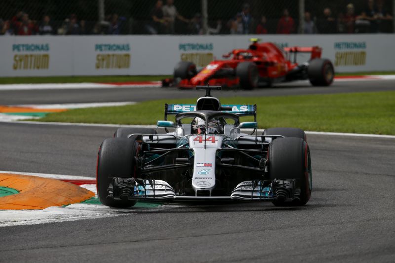 hamilton-raikkonen-monza-action