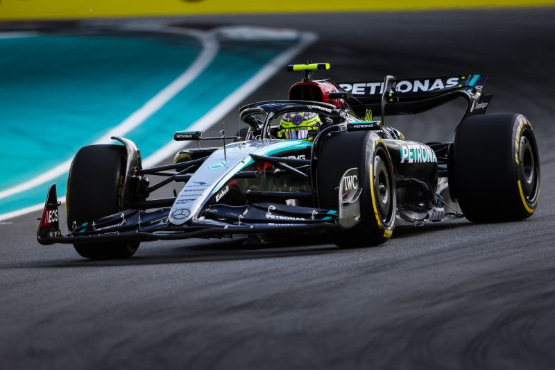 f1-hamilton-mercedes-miami-day2
