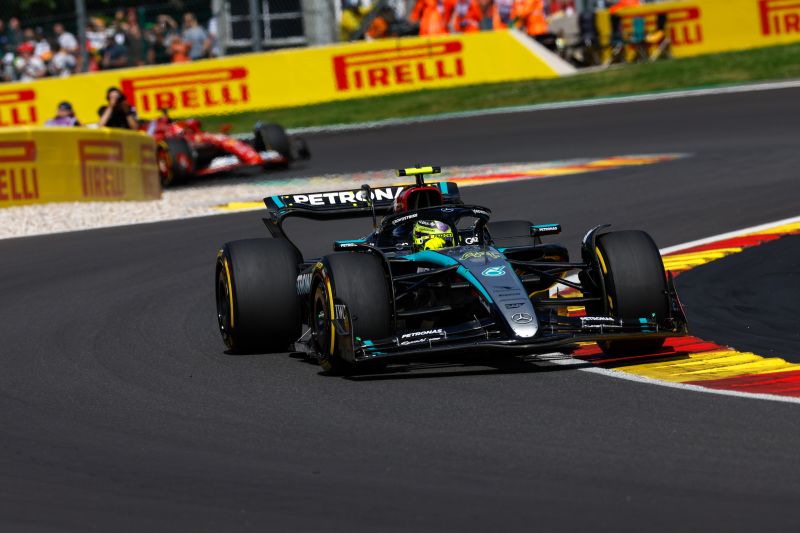 f1-hamilton-mercedes-spa-1