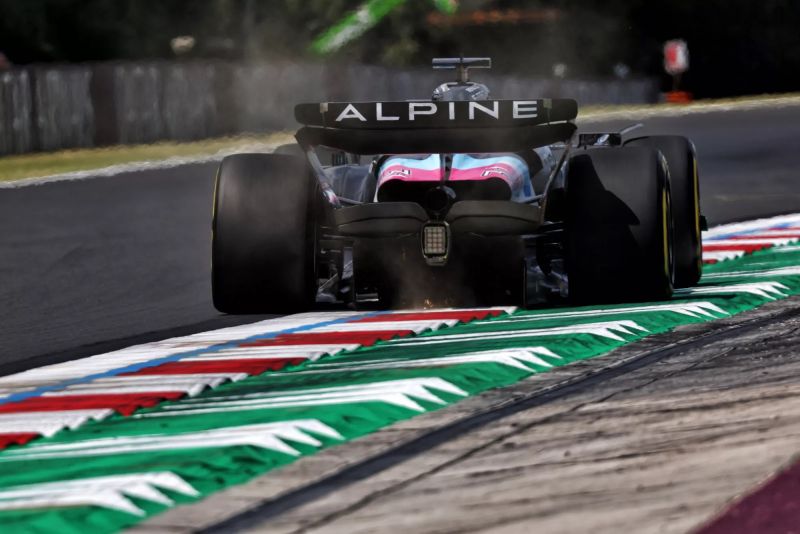 f1-ocon-alpine-hun-day2-1