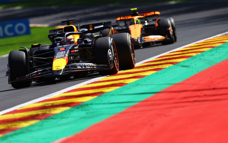 f1-redbull-mclaren-spa-1