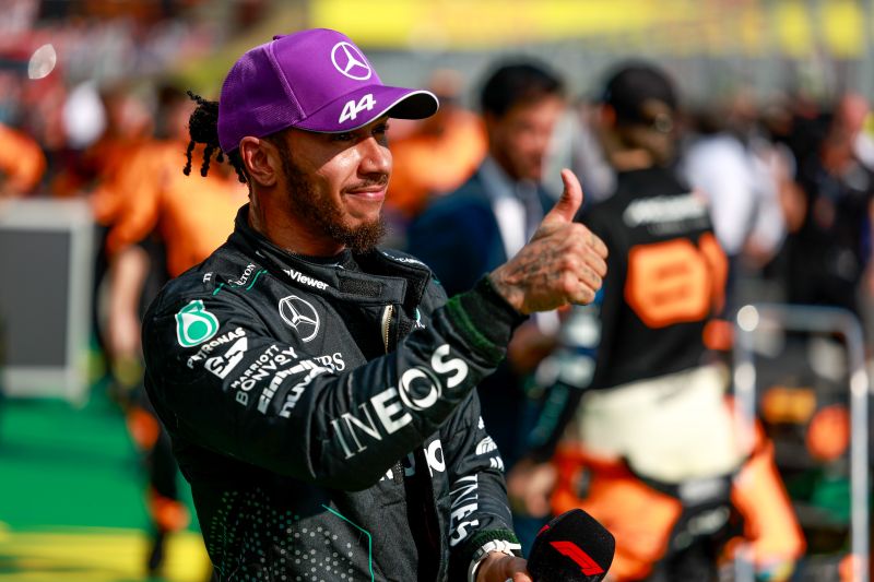 f1-hamilton-mercedes-2