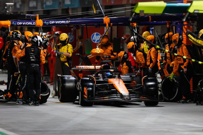 f1-piastri-mclaren-vegas-1