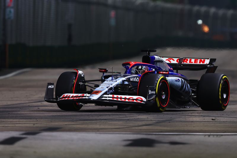 f1-ricciardo-visarb-szingapur-2