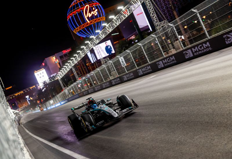 f1-russell-mercedes-vegas-day1