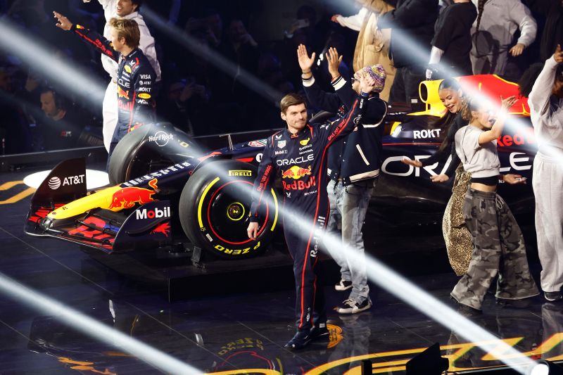 f1-verstappen-show-redbull