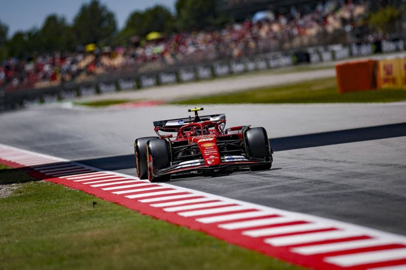 f1-sainz-ferrari-barcelona-day1