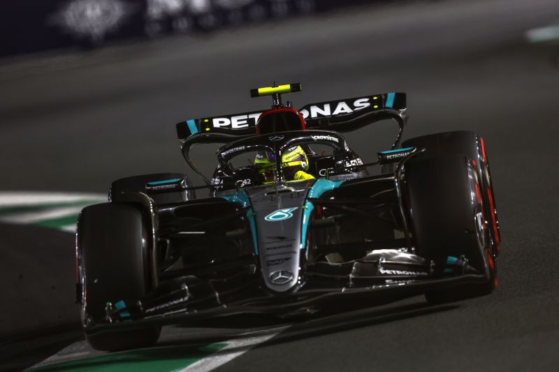 F1-Hamilton-Mercedes-Jeddah-2