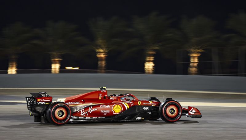 f1-sainz-ferrari-bahrein-day1