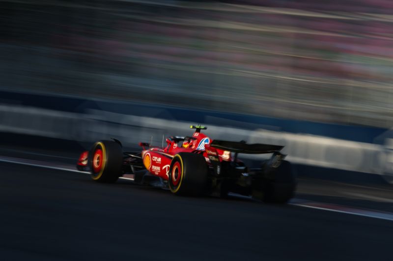 f1-sainz-ferrari-baku-day0