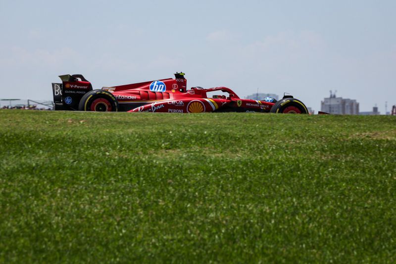 f1-sainz-ferrari-brazil-day1