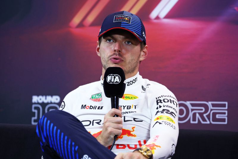 f1-verstappen-fia-pressconference-szingapur-redbull