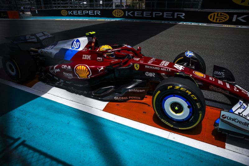 f1-hamilton-ferrari-miami-day1