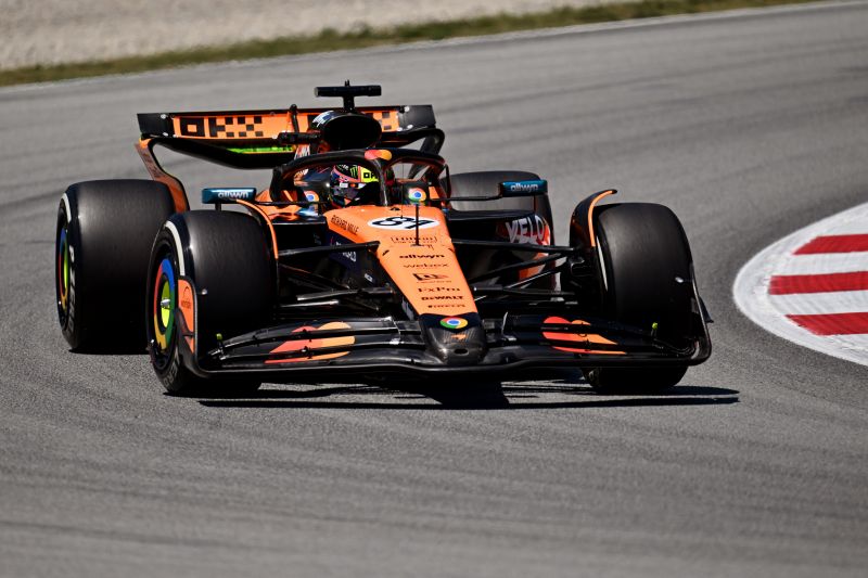 f1-piastri-mclaren-barcelona-fp2