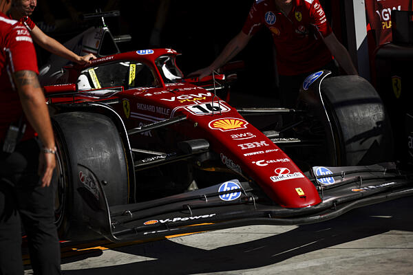 f1-ferrari-monza-szarny-day0