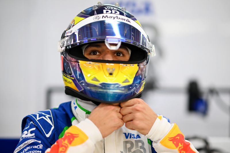 f1-hadjar-racingbulls-szingapur