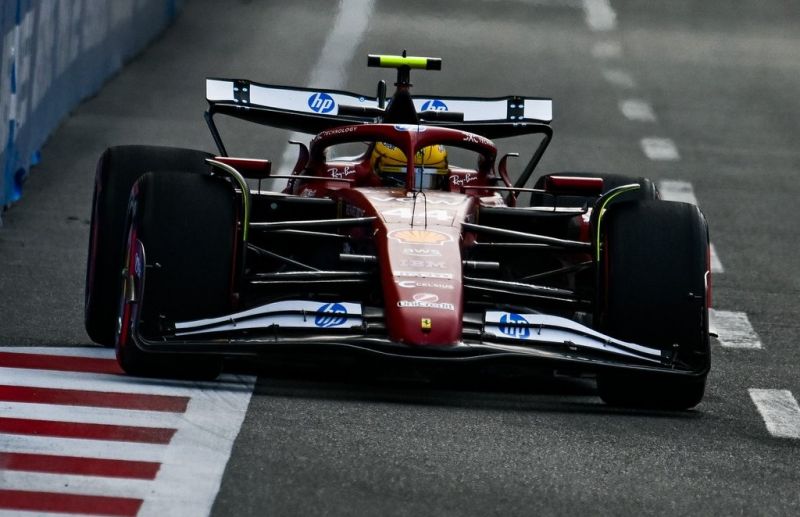 f1-hamilton-baku-day1-ferrari-2