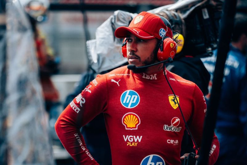 f1-hamilton-ferrari-1