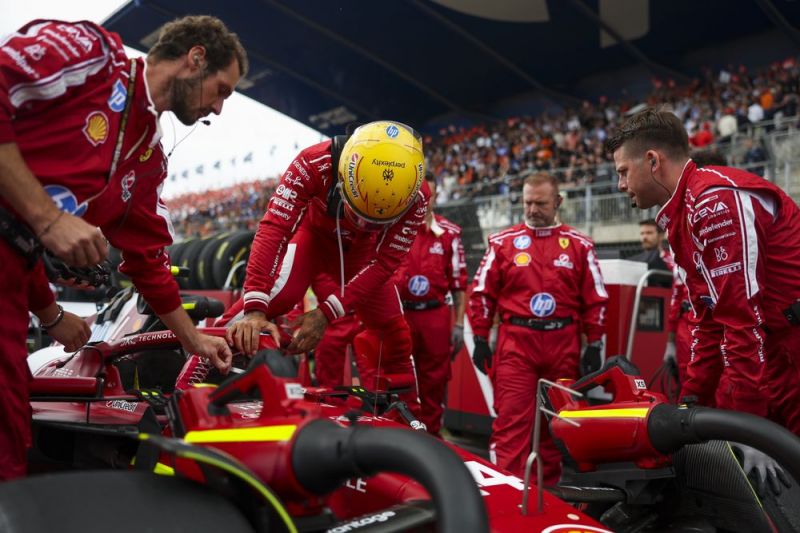 f1-hamilton-ferrari-2_1