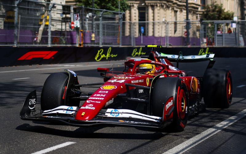 f1-hamilton-ferrari-fp2-baku