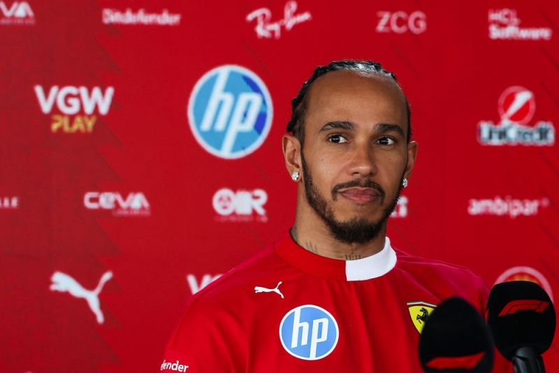 f1-hamilton-ferrari-2