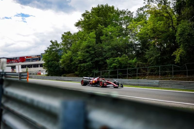 f1-leclerc-hun-pole2