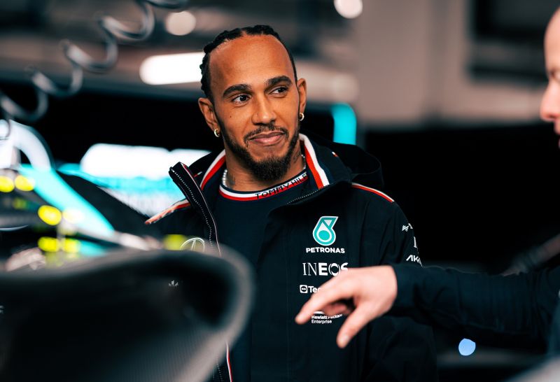 f1-hamilton-mercedes-1_1