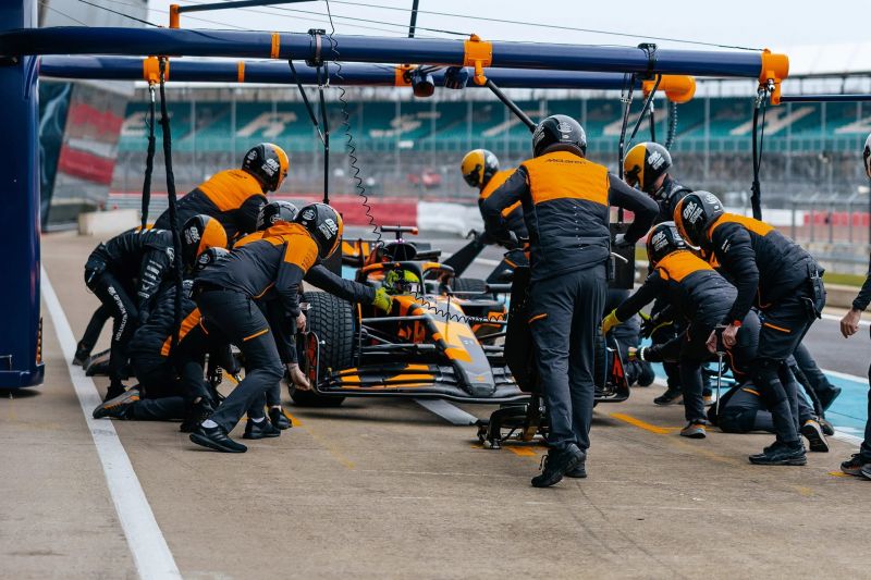 f1-mclaren-silverstone-1