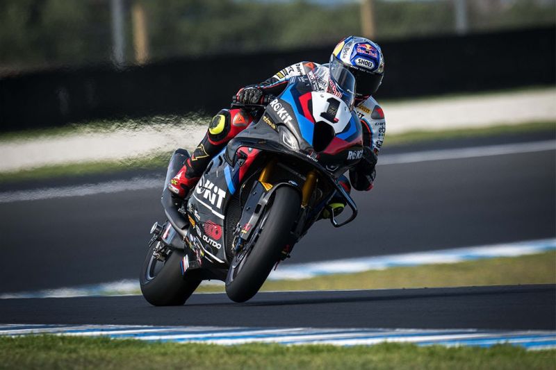 wsbk-razgatlioglu-bmw-phillipisland_1