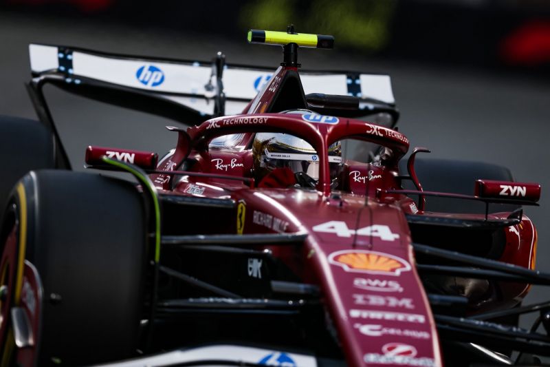 ferrari-1-hamilton-abudhabi-day1-f1