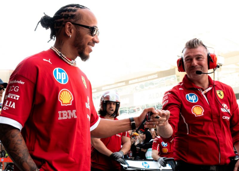 hamilton-ferrari-abudhabi-f1-1_1