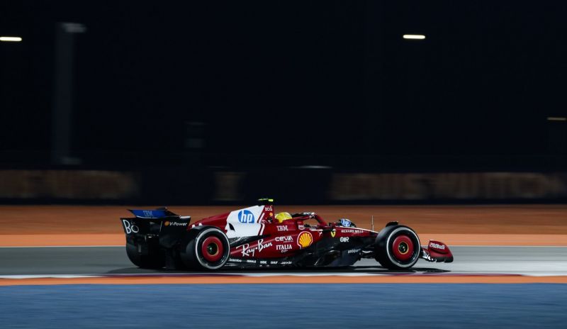 hamilton-sprintqp-katar-ferrari-1