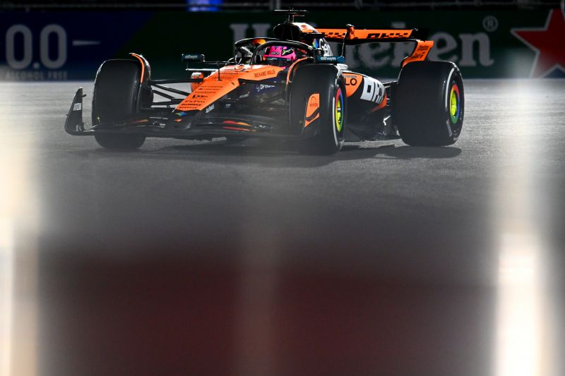 mclaren-dsq-vegas-f1-2