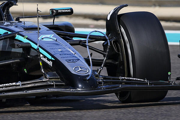 mercedes-teszt-abudhabi-f1-1