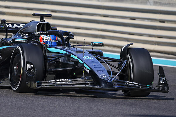 mercedes-teszt-abudhabi-f1-2