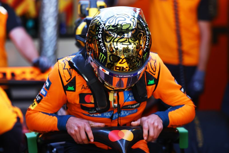 norris-arany-sisak-mclaren-teszt-f1