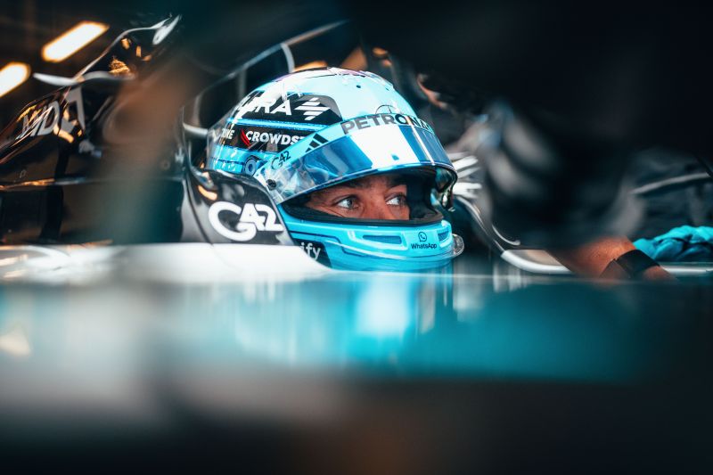 russell-mercedes-day1-abudhabi-f1