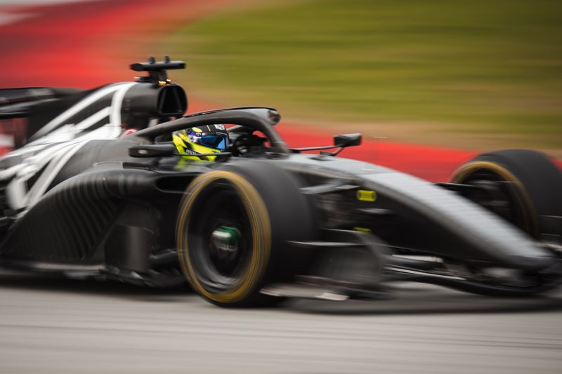 f1-cadillac-perez-teszt-1