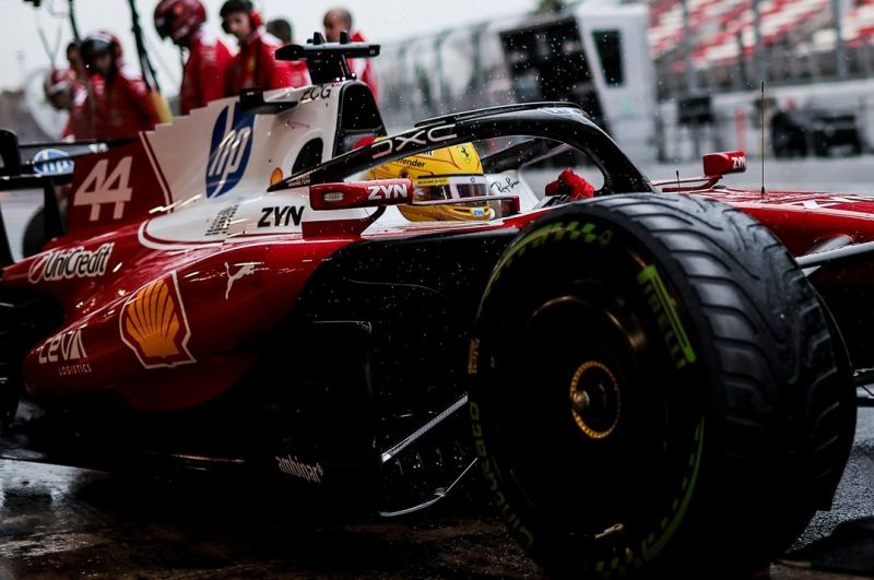 hamilton-ferrari-barcelona-teszt-f1-2