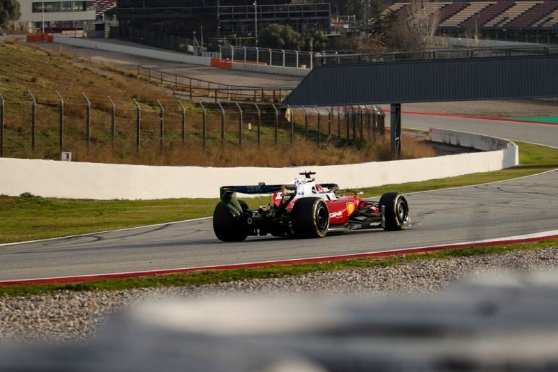 leclerc-ferrari-barcelona-day2-f1-2