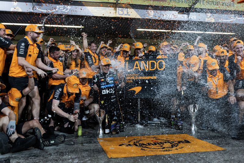 mclaren-f1-abudhabi-vb