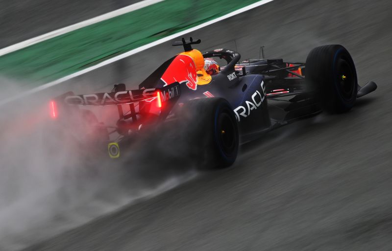 verstappen-redbull-teszt-day2-f1-2